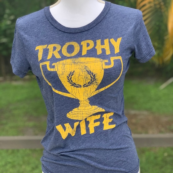 Local Celebrity Fun Tee - Picture 3 of 3